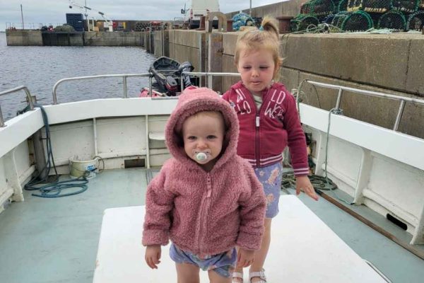 Angling_06 young kids on board on boat